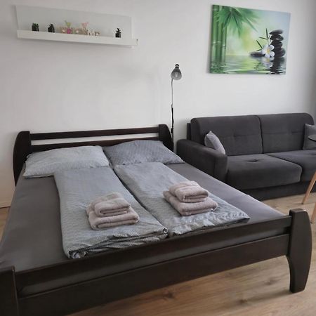 Apartment Klimka With Balcony, Free Wifi And Free Parking บราติสลาวา ภายนอก รูปภาพ