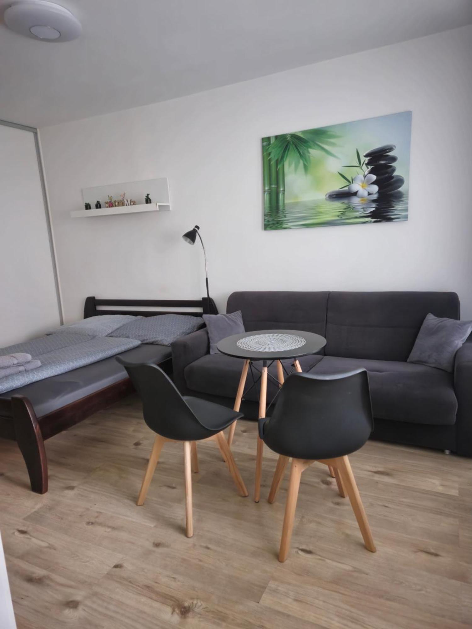 Apartment Klimka With Balcony, Free Wifi And Free Parking บราติสลาวา ภายนอก รูปภาพ
