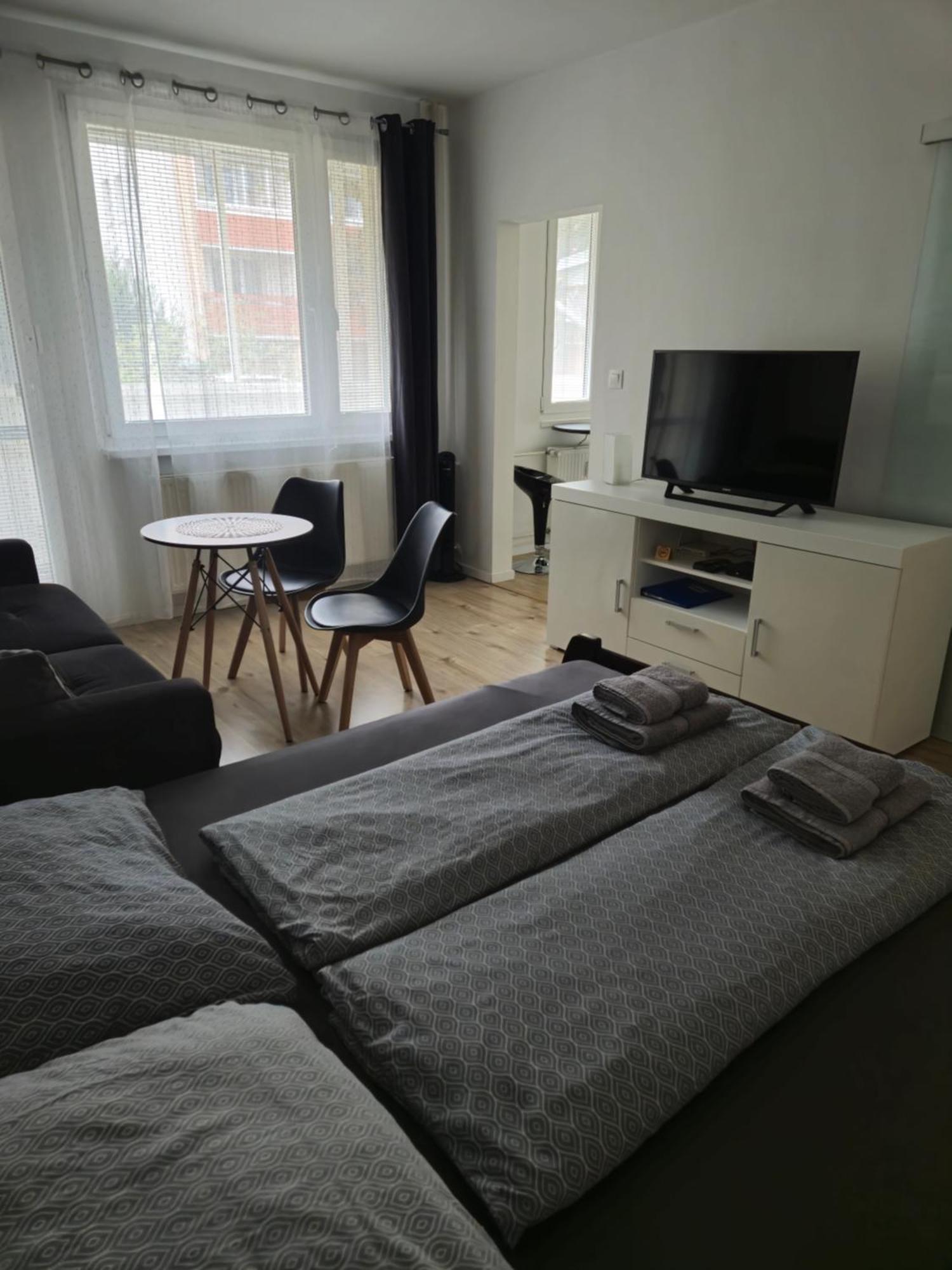 Apartment Klimka With Balcony, Free Wifi And Free Parking บราติสลาวา ภายนอก รูปภาพ